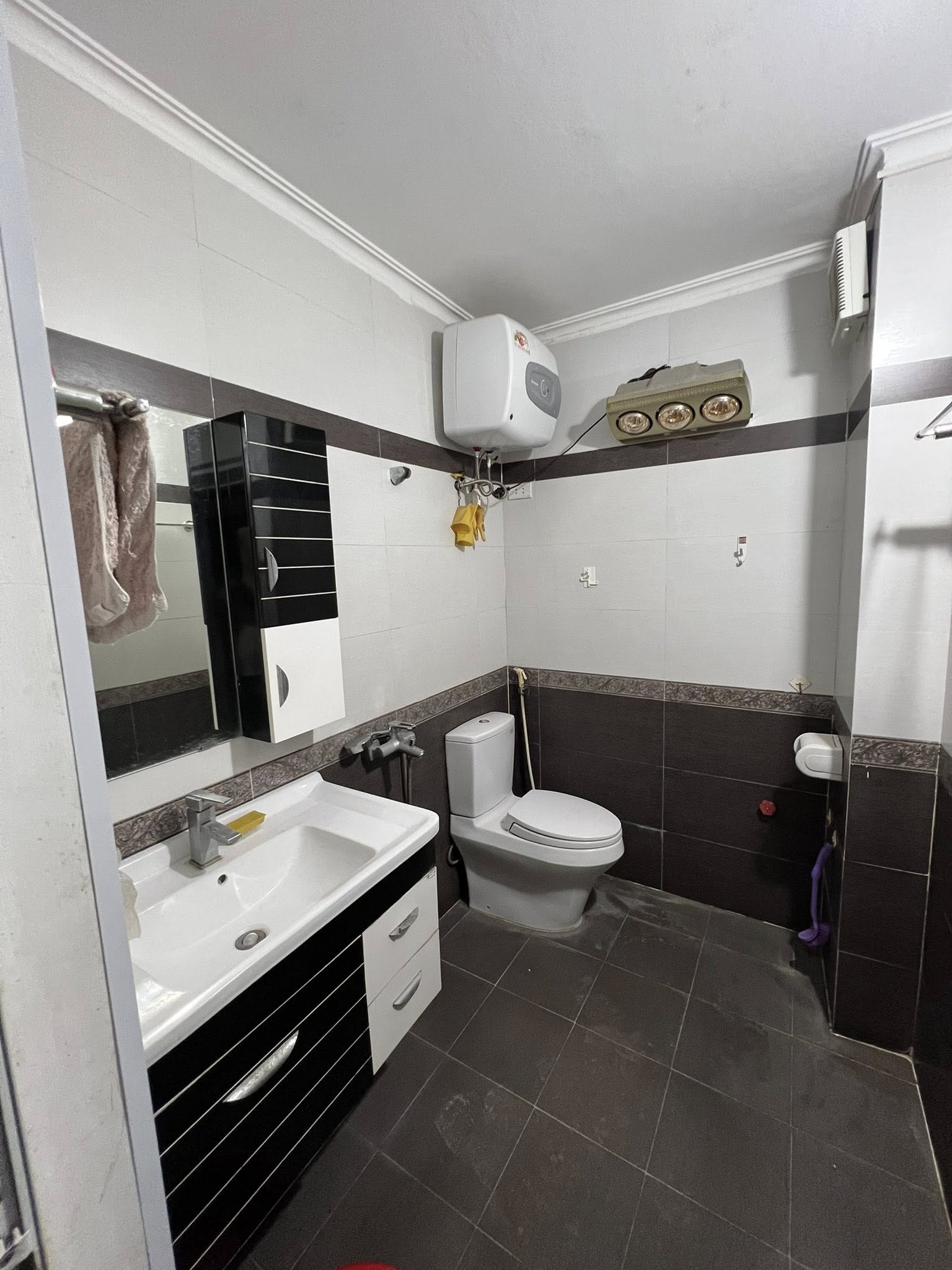 Cho thuê nhà Phố Nguyễn Ngọc Nại, 4.5 tầng x 75m2, MT4m Phóng Khám, Spa, ảnh viện.. - Ảnh 4